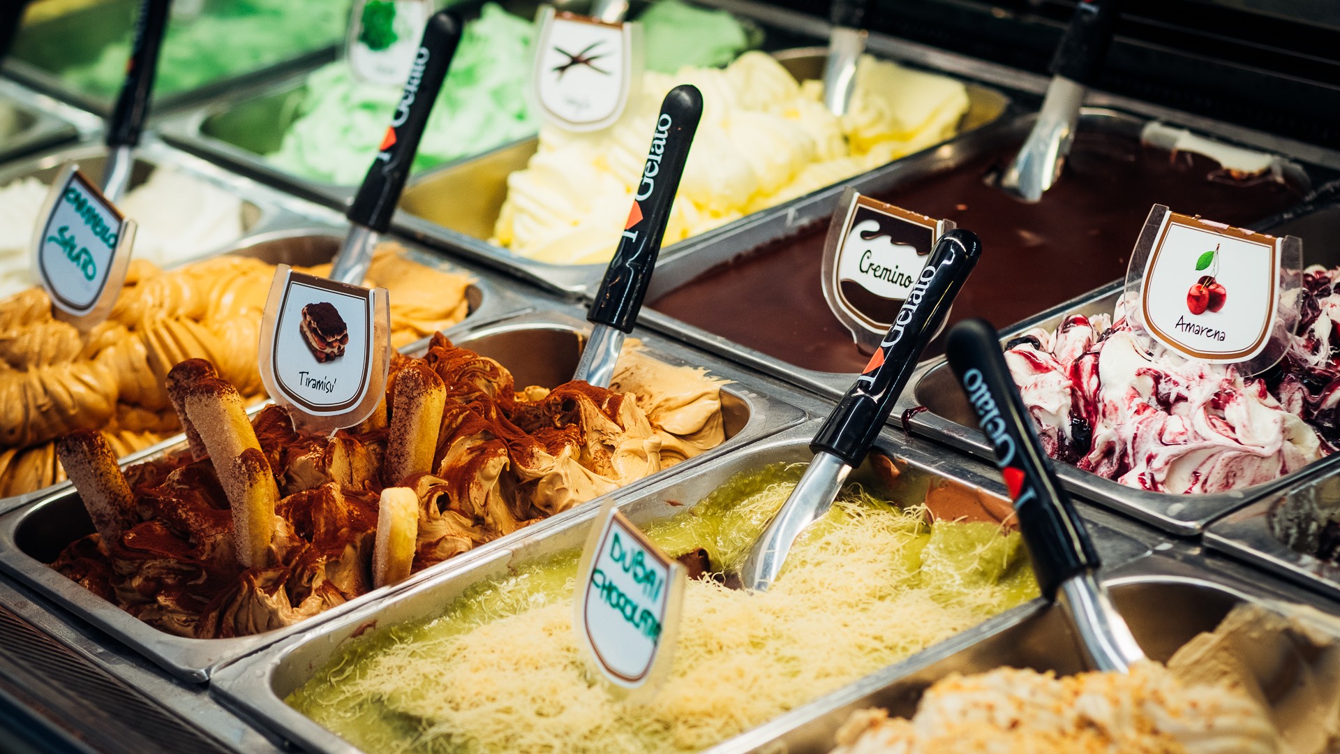 Oggi esistono ottime alternative senza lattosio, vegane o a basso indice glicemico, adatte a diverse esigenze alimentari
