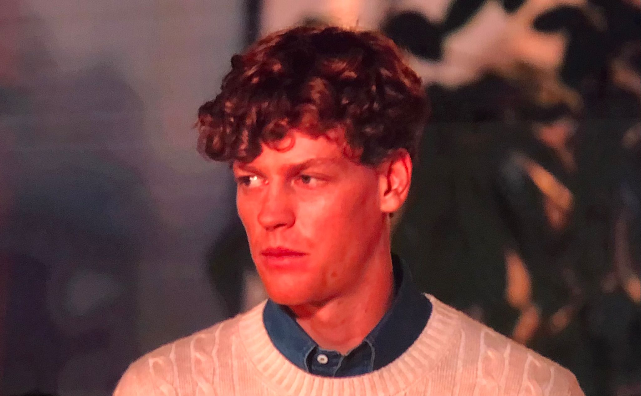 Da altoatesino ama ovviamente la padella dell'alpinista con canederli avanzati, maiale e cavolo cappuccio.