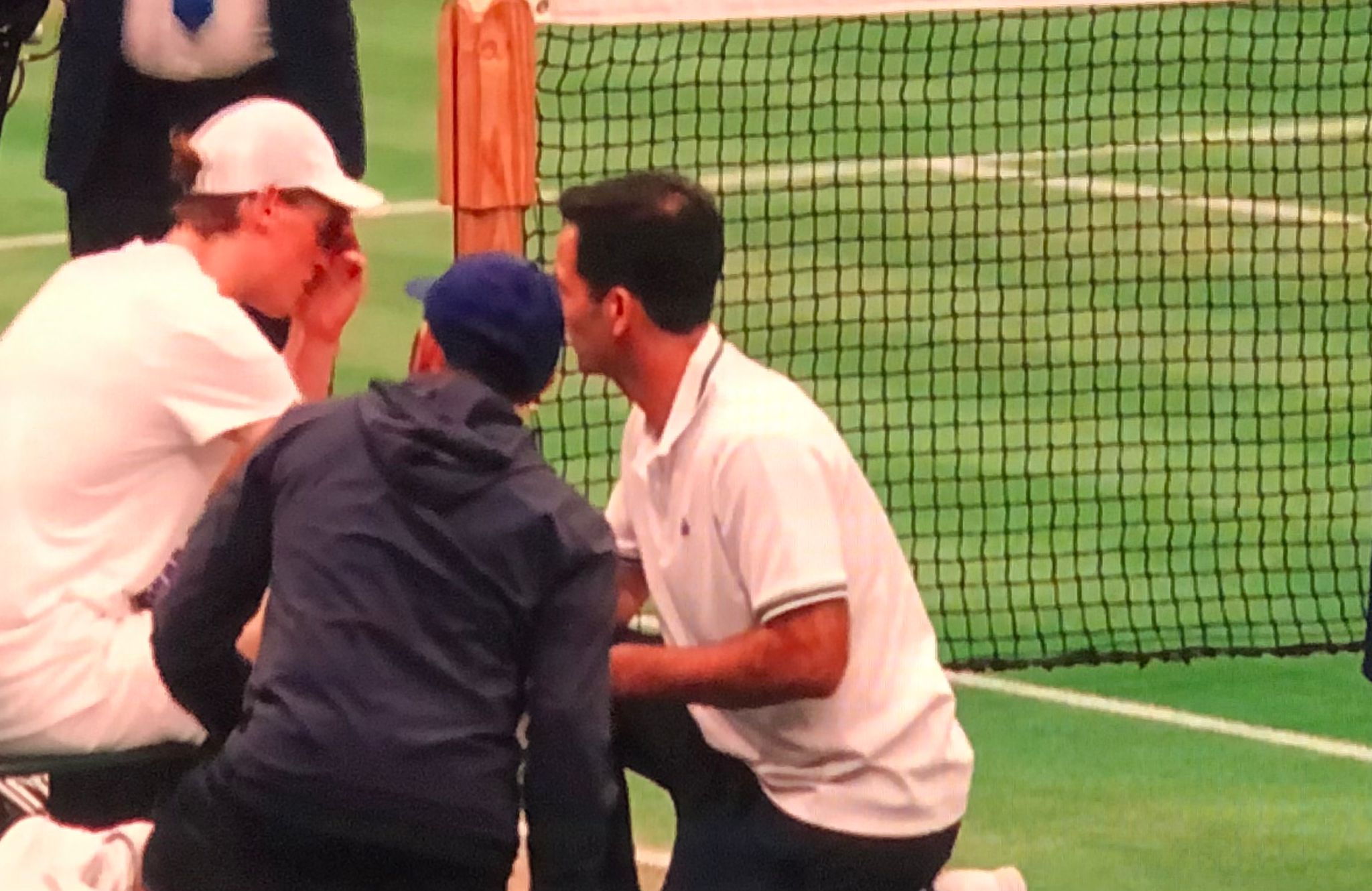 La sua colazione base è con avena, frutta e miele.