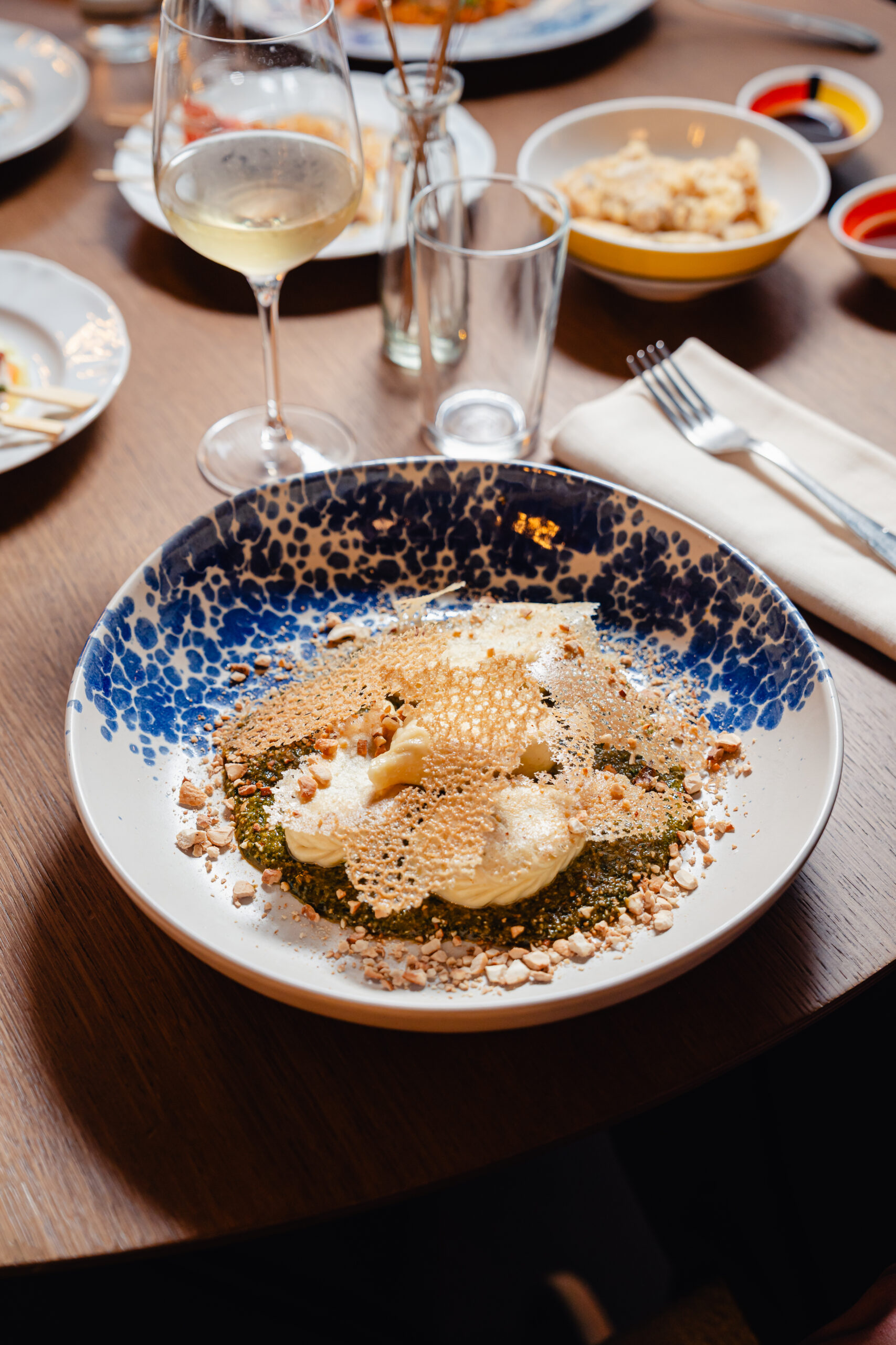 Il loro percorso professionale include infatti anche un punto di riferimento per gli amanti dellacucina nipponica autentica: il celebre ristorante giapponese Poporoya.