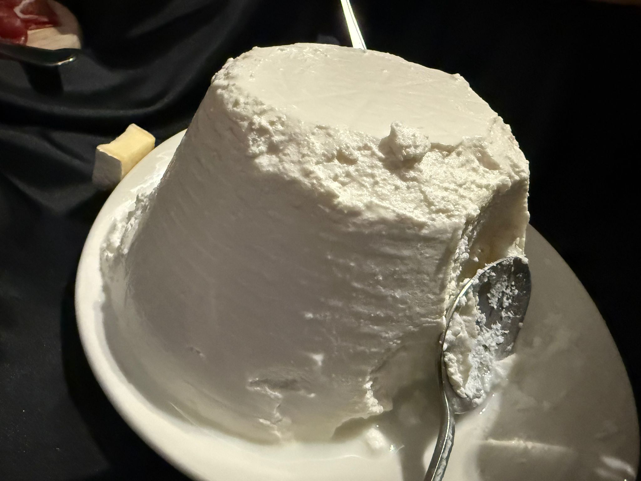 La giornata di venerdì 24 ottobre si aprirà con il Campionato del Mondo a Squadre con prove a eliminazione diretta in quattro discipline iconiche (Stock Saw, Single Buck, Underhand Chop e Standing Block Chop). I riflettori saranno puntati sugli australiani Chopperhoos, campioni in carica a caccia del decimo titolo mondiale e sulla nazionale italiana, pronta a emozionare il pubblico di casa.