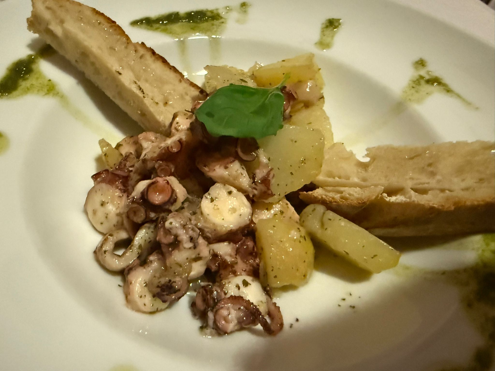 Ottimo anche il polpo con olive.