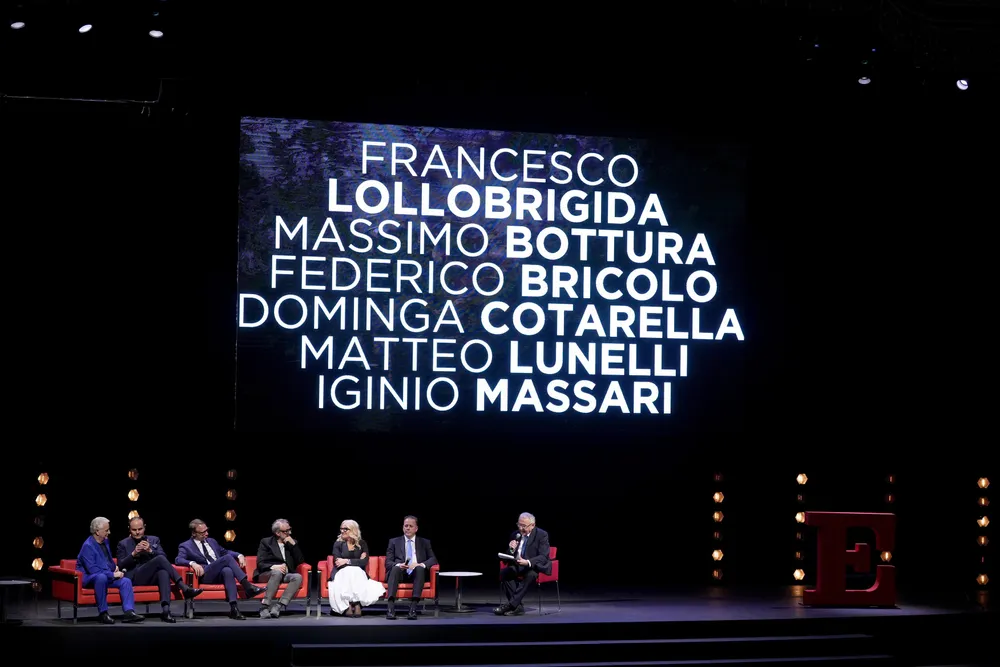 Accanto ai massimi riconoscimenti, sono stati assegnati anche i premi speciali, pensati per valorizzare talenti capaci di imprimere direzioni inedite alla cucina e al vino italiani.