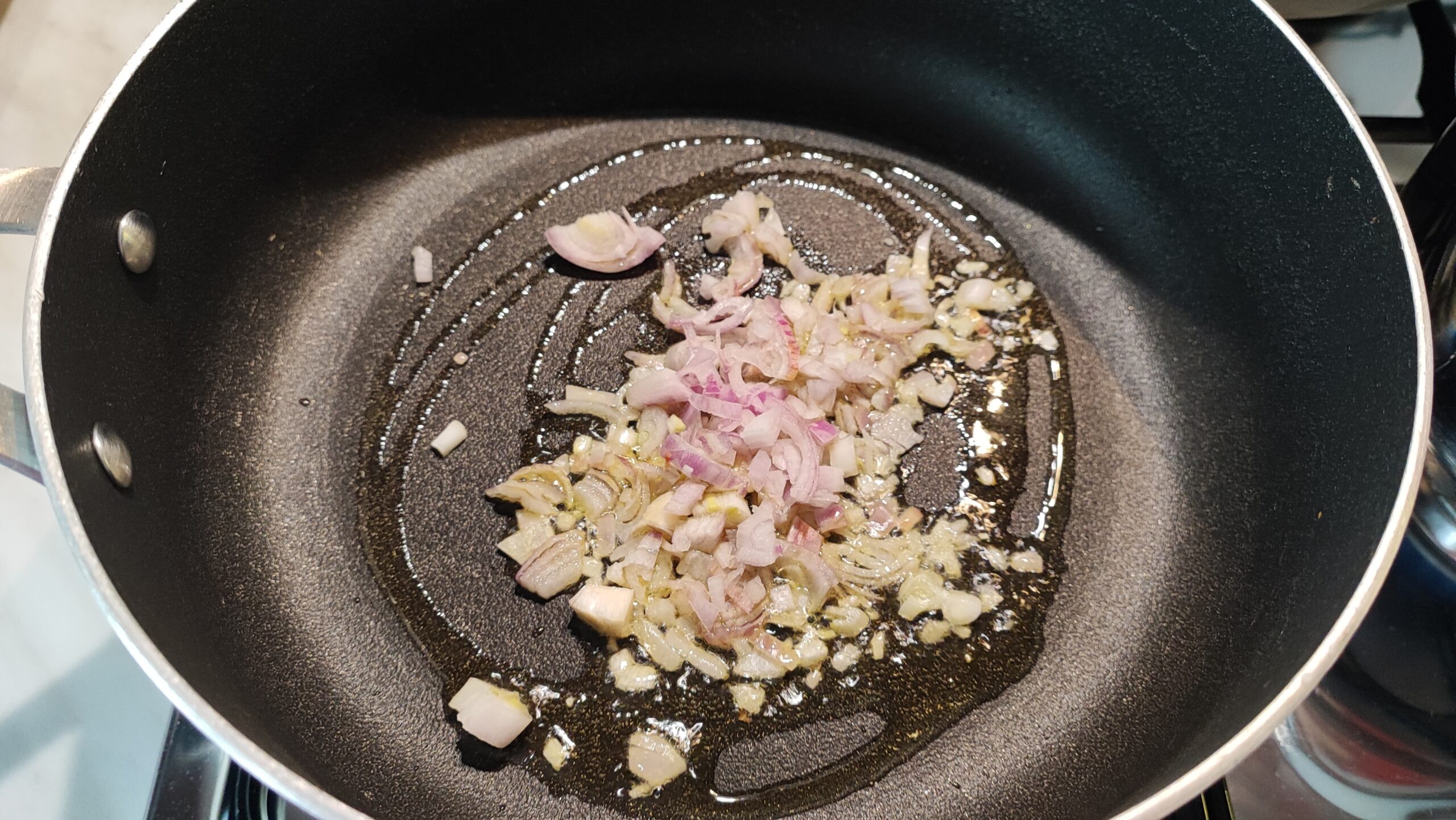 Unitevi poi la zucca e fate insaporire.