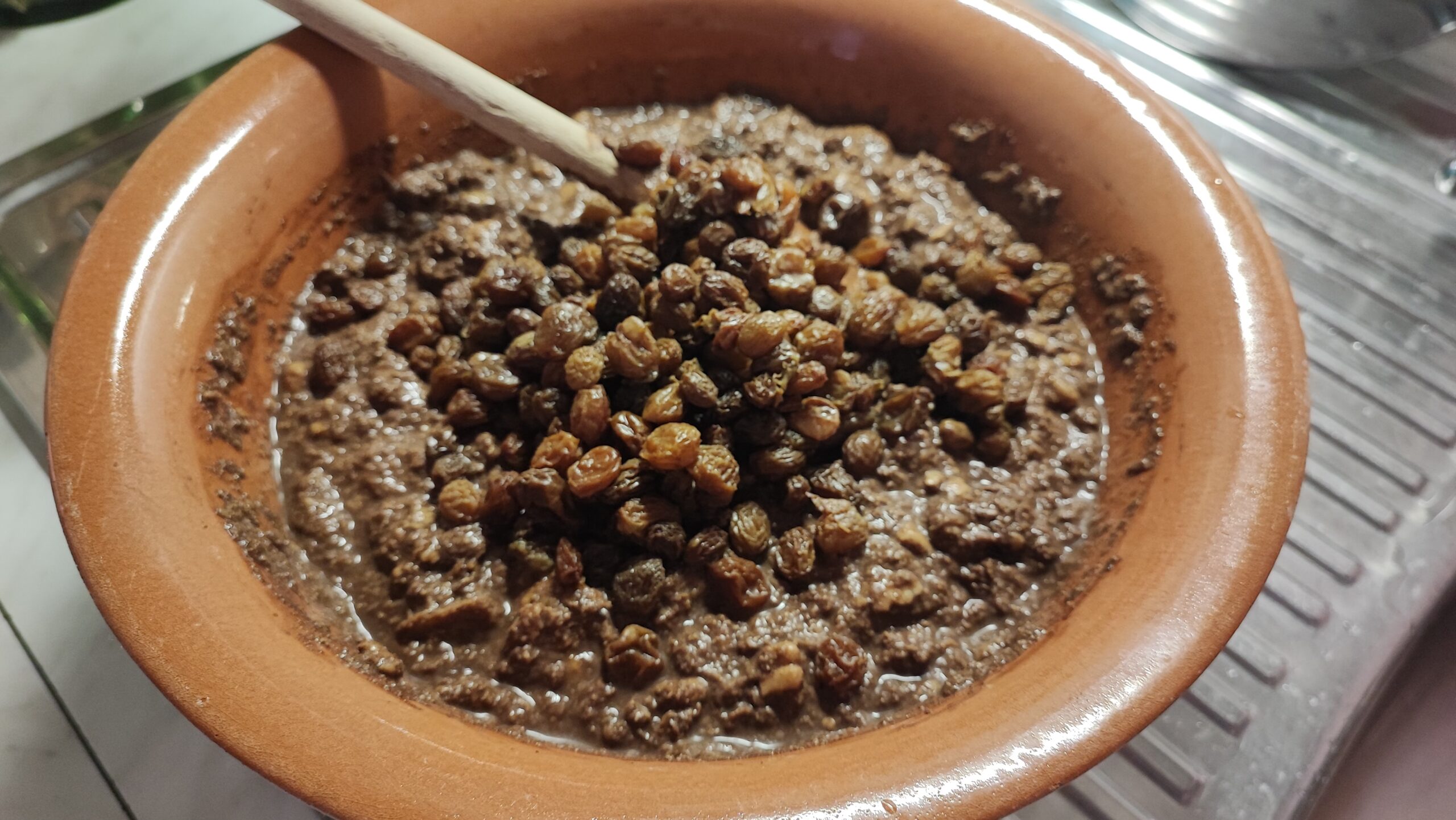 P.S. le dosi sono indicative proprio perché veniva fatta a “sentimento” unendo di tutto un po' secondo il gusto personale. Qui sono stati pesati così da dare una linea di partenza, ma sentitevi liberi di aggiustarla a piacere.