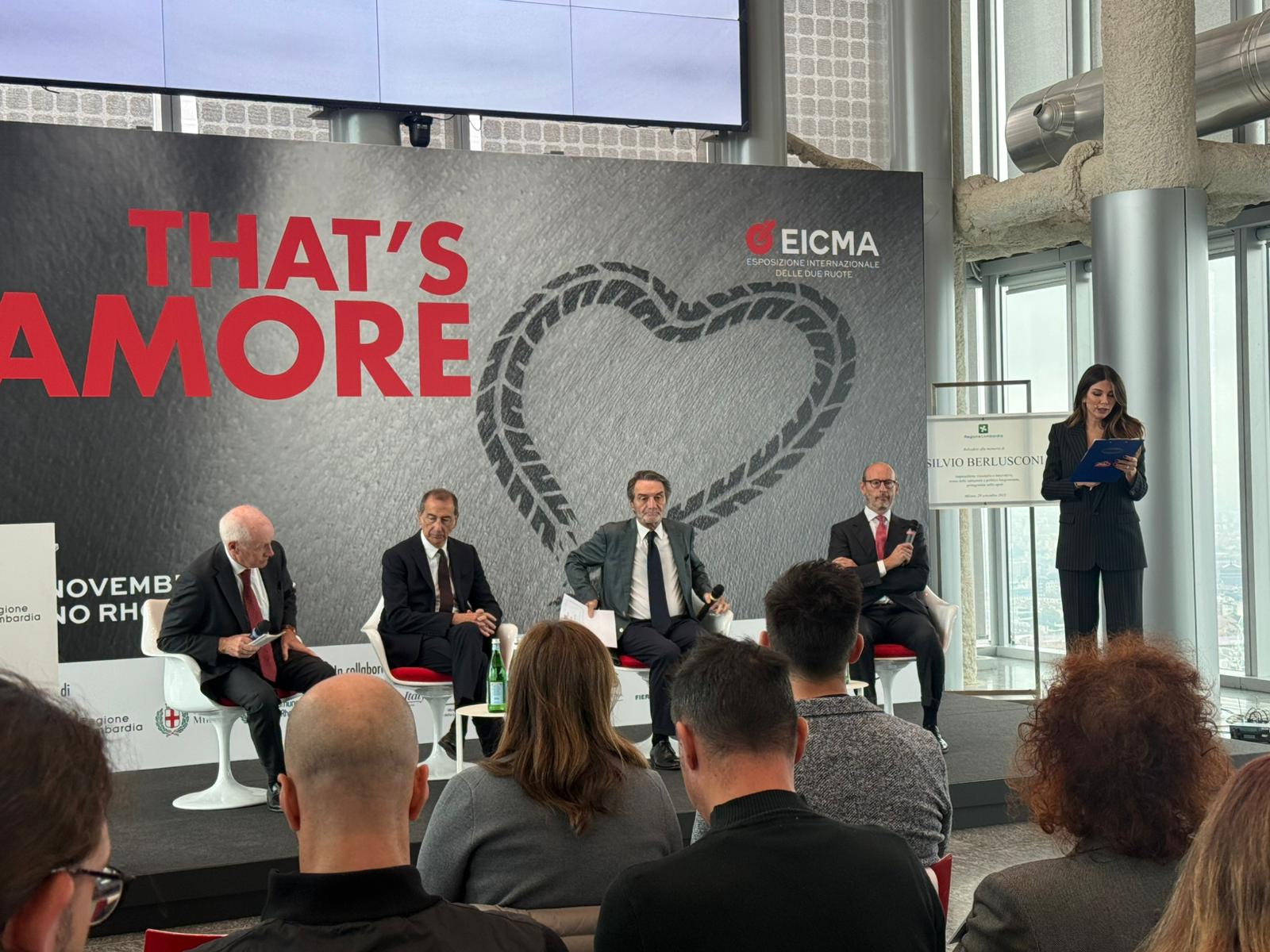 Intanto però ha già condotto la presentazione di Eicma.