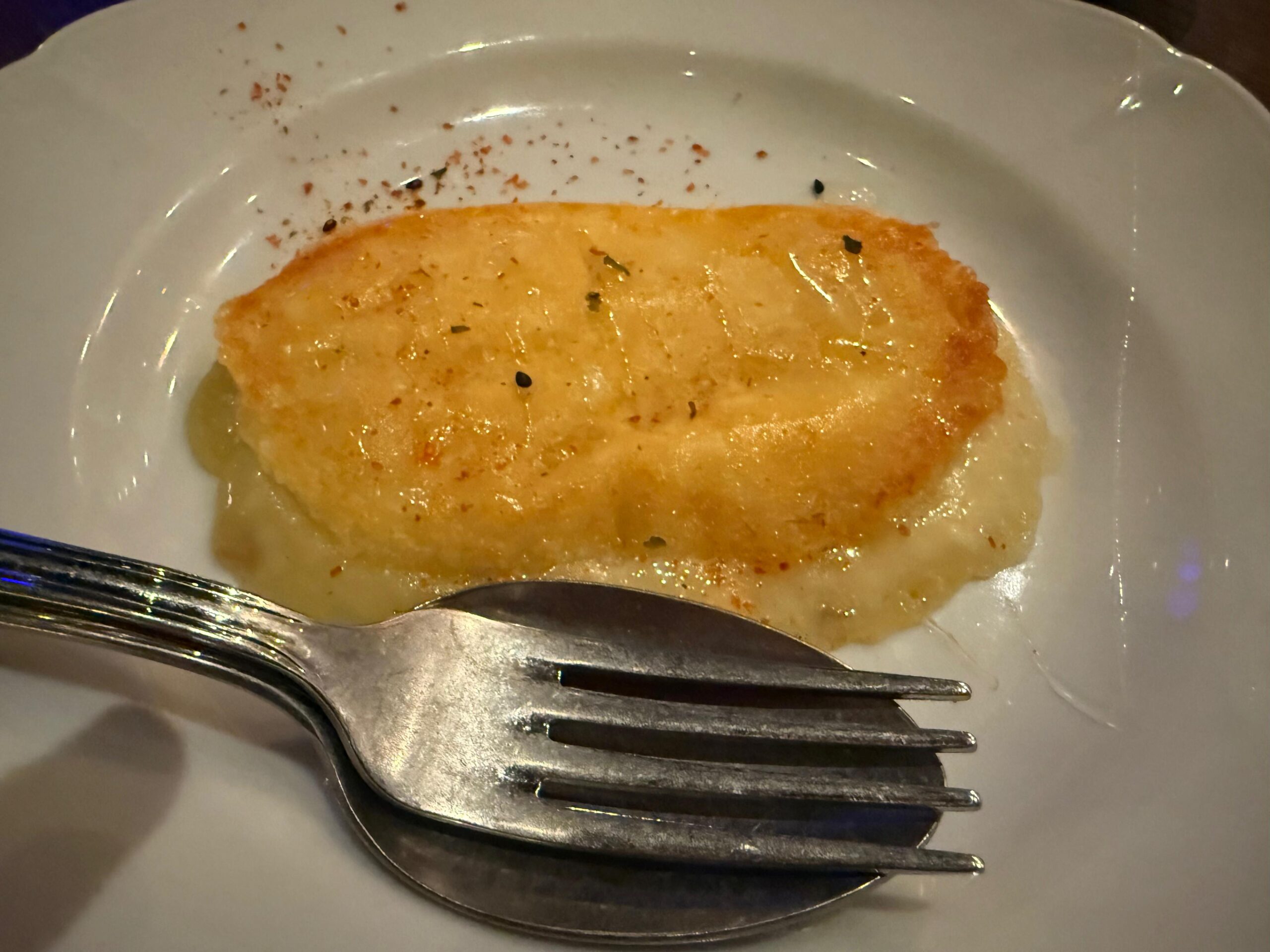 Italia, oltre a un solido background nella cucina asiatica. Il loro percorso professionale include infatti anche un punto di riferimento per gli amanti della cucina nipponica autentica: il celebre ristorante giapponese Poporoya.