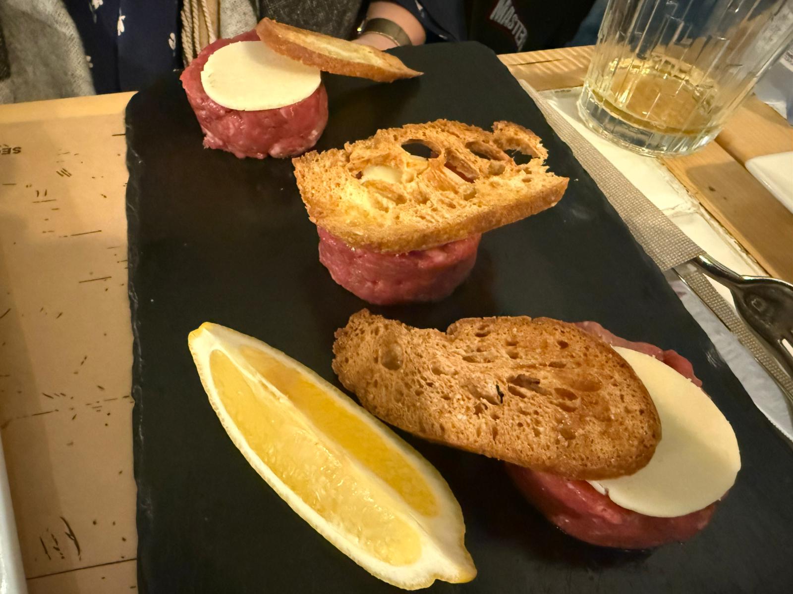 Ma la carne può essere mangiata anche cruda.