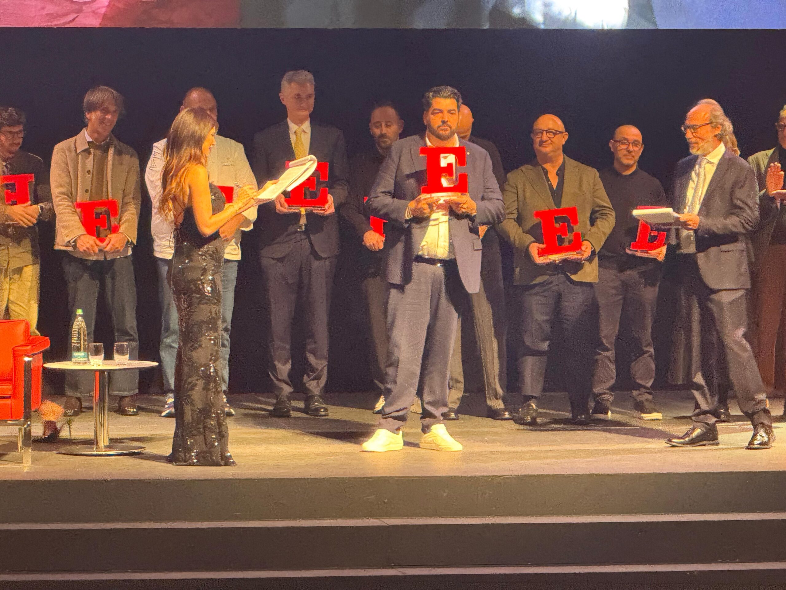 ono intervenuti, tra gli altri, il ministro dell'Agricoltura, della sovranità alimentare e delle foreste Francesco Lollobrigida, l’assessore alla Cultura di Milano Tommaso Sacchi, Lino Enrico Stoppani, Presidente di Fipe — Federazione italiana pubblici esercizi — e Jacopo Veneziani, storico dell’arte e divulgatore.