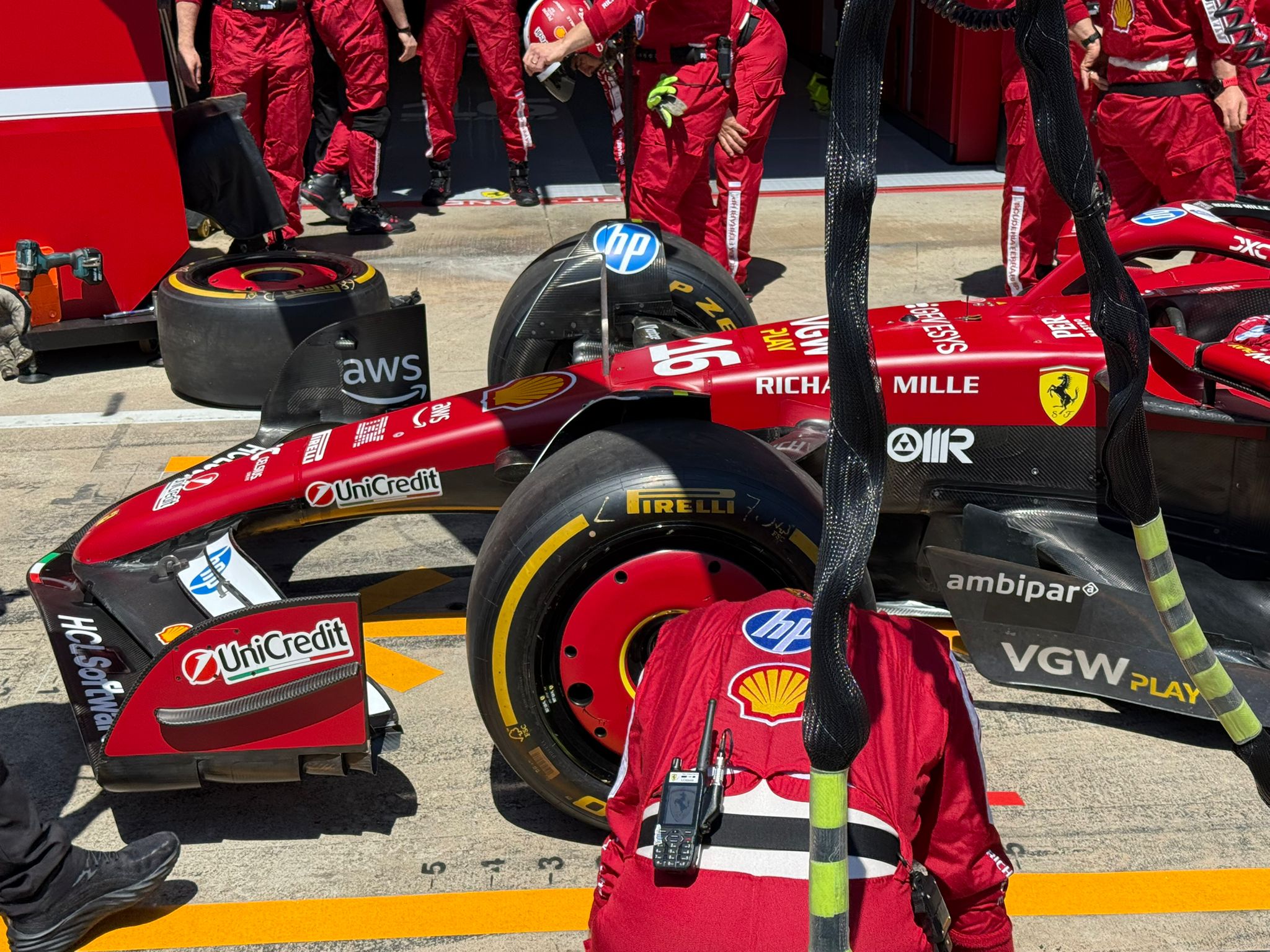 Ovviamente si parla di acqua: "Niente vino".