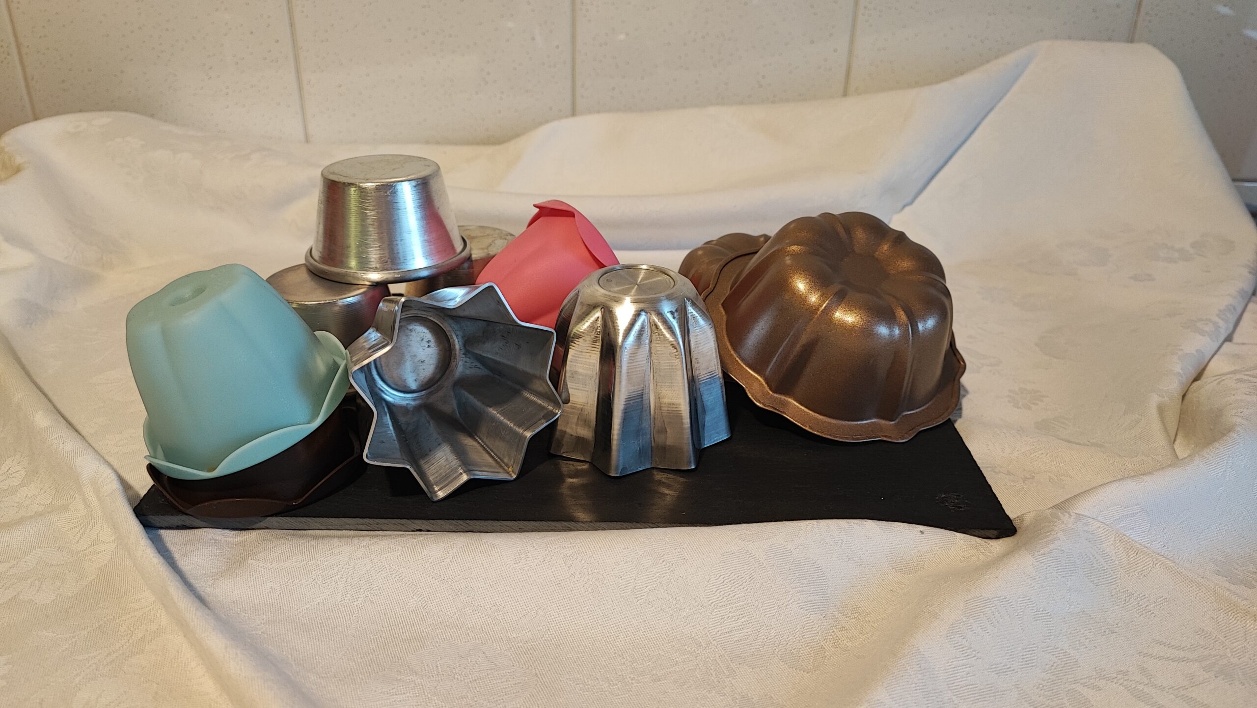 Dividere il composto negli stampini (circa 130 gr per stampino)