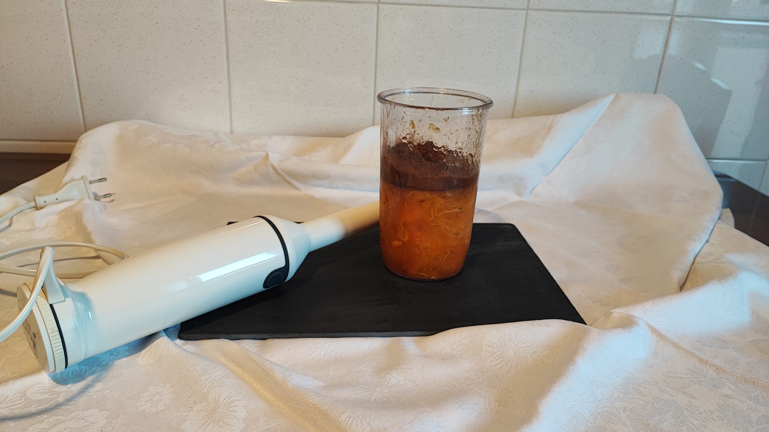 Il consiglio è di prepararlo la sera e farlo riposare in frigorifero la notte così per il giorno seguente sarà pronto.