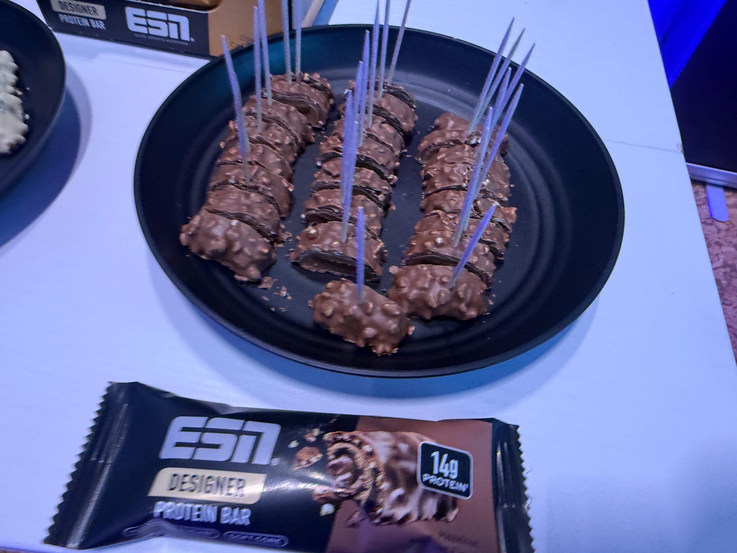 Il tutto è andato in scena nella palestra Gold's Gym.