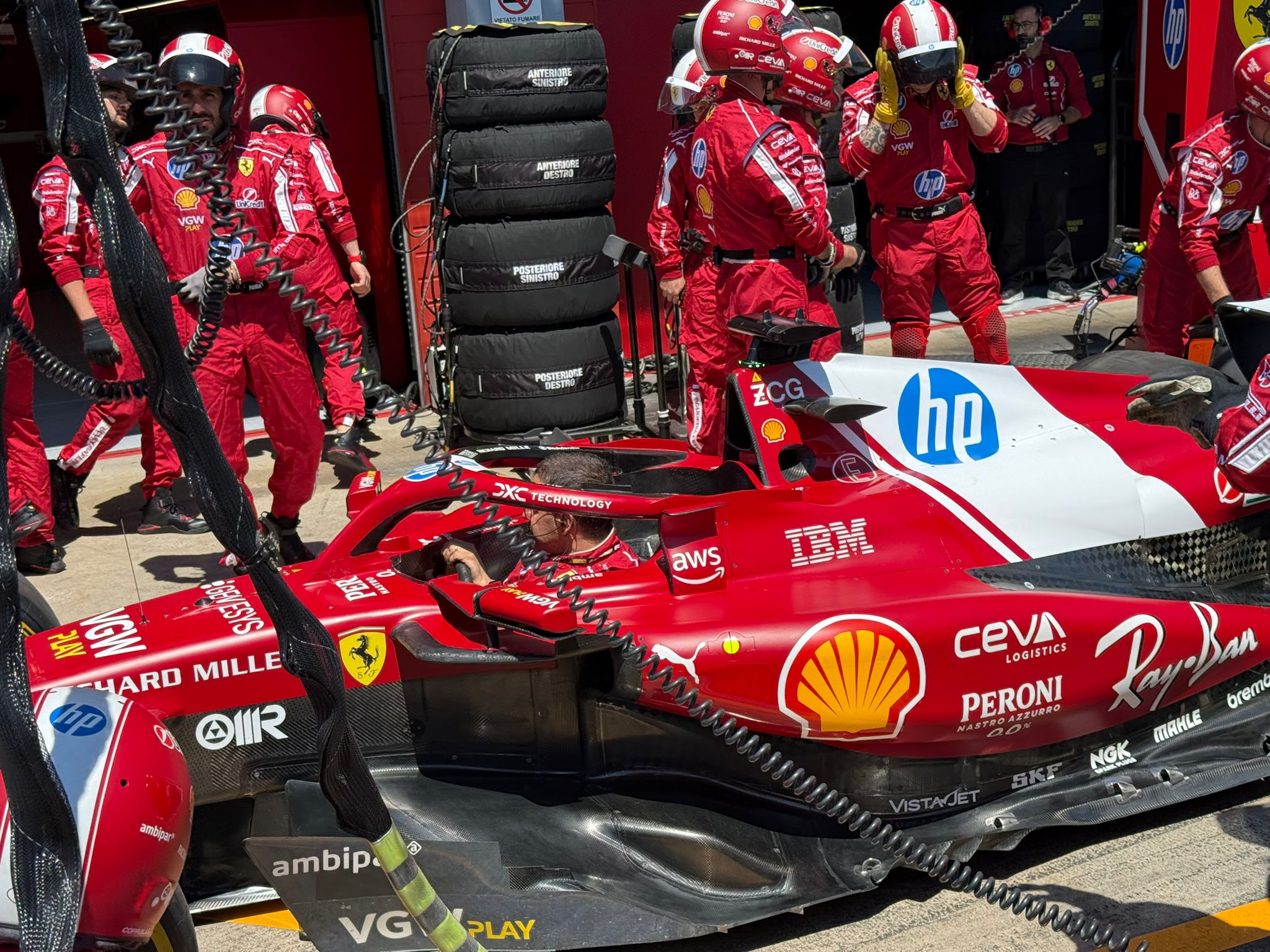 "hiaramente per il week end di gara, durante il Gran Premio, dal giovedì alla domenica, su e giù per il mondo, ho accorgimenti particolari per i tempi di digestione rispetto a quello che mangio".