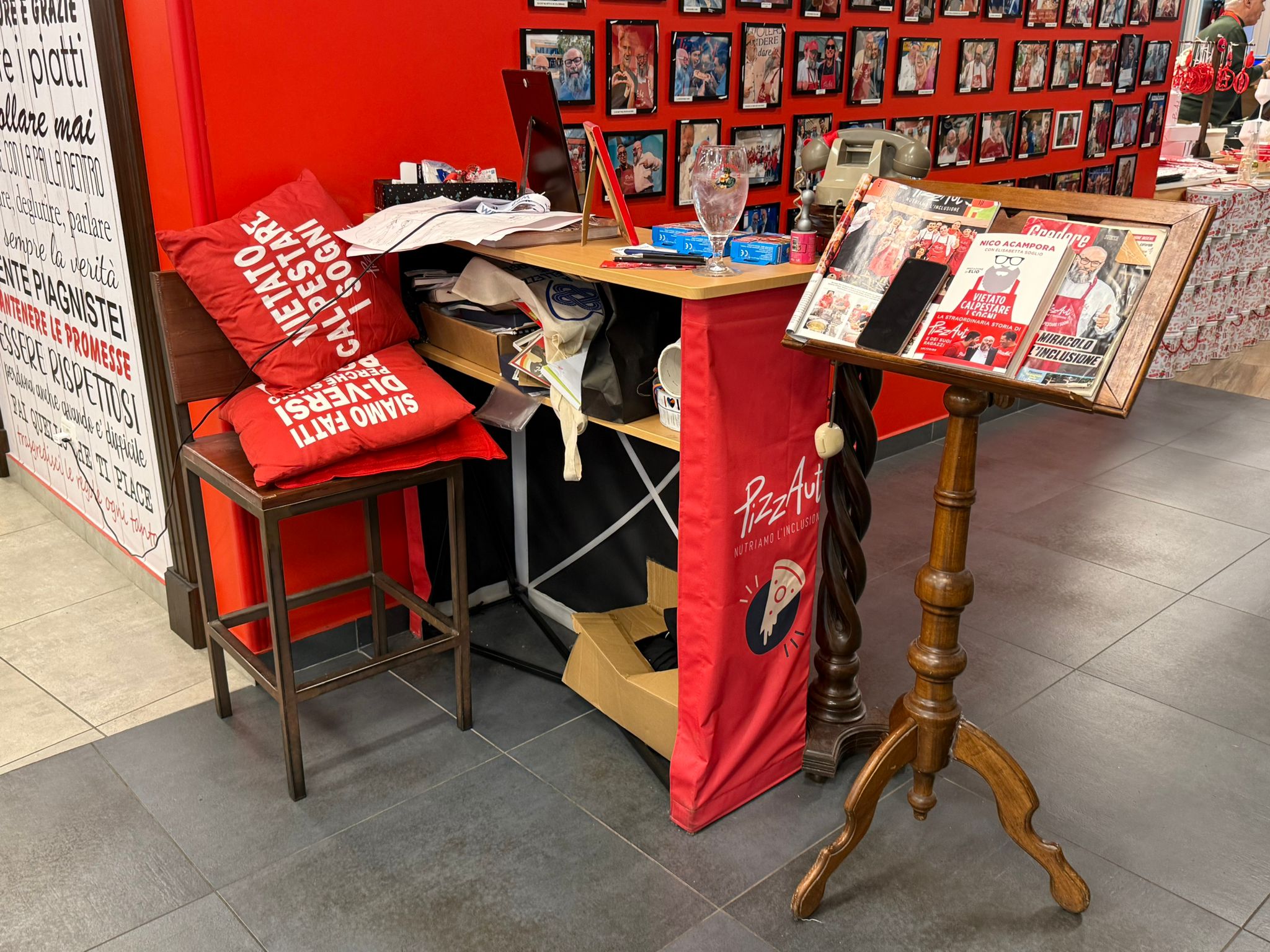 Dimostra che le persone neurodivergenti possono avere un ruolo attivo, competente e stabile nel mondo del lavoro. 